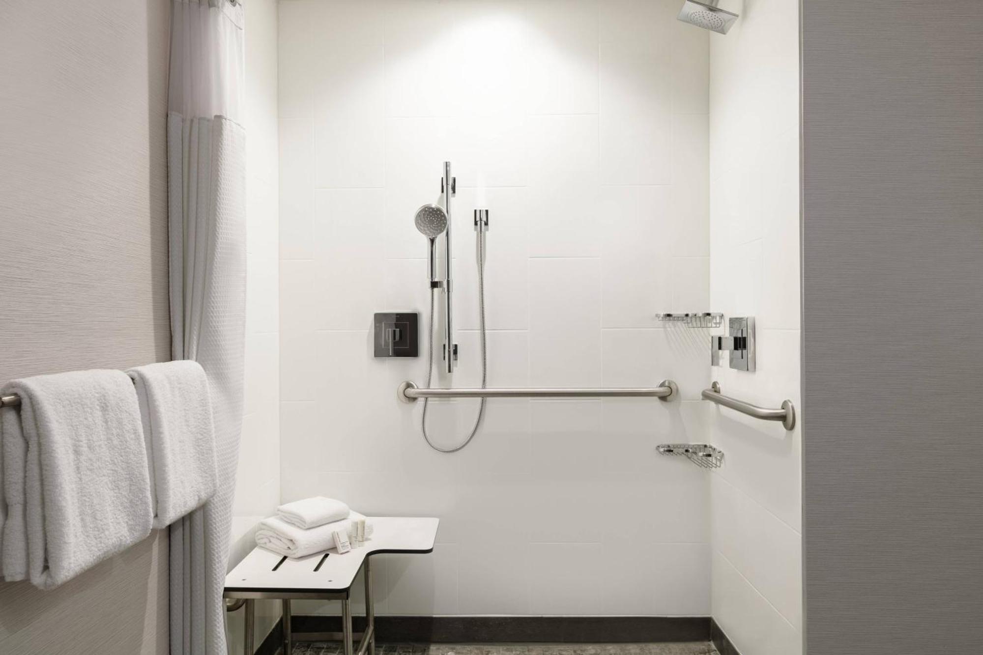 Courtyard Lancaster Hotell Fertility Eksteriør bilde
