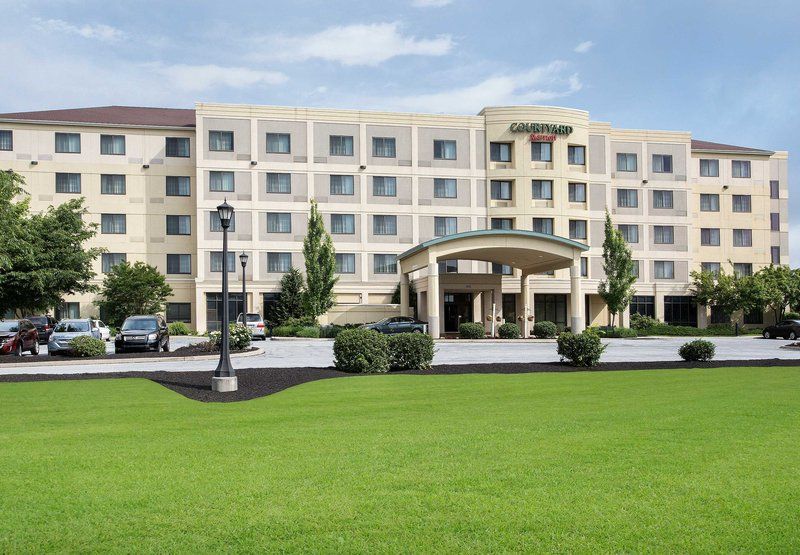 Courtyard Lancaster Hotell Fertility Eksteriør bilde